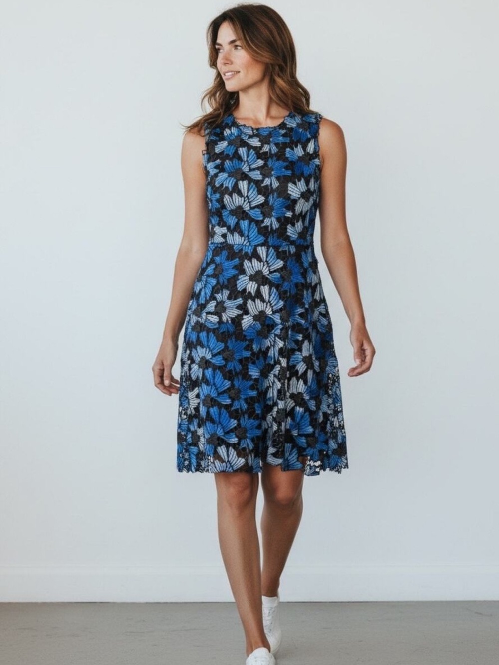 Elie Tahari Women's 4 Blue Black Floral Guipure Lace Sleeveless Dress